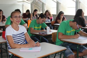 Lecirla Fernandes Benites busca uma vaga no curso de Artes.