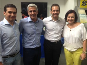 Josimário Derbli, secretário-adjunto de Educação; Marcelo Salomão, superintendente; Ian Leal, coordenador da Campanha; e a secretária de Educação, Maria Cecilia Amendola da Motta.