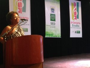Silvana, diretora da EE Manoel Bonifácio Nunes da Cunha