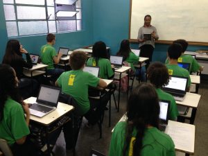 Aula de Matemática na EE José Maria Hugo Rodrigues