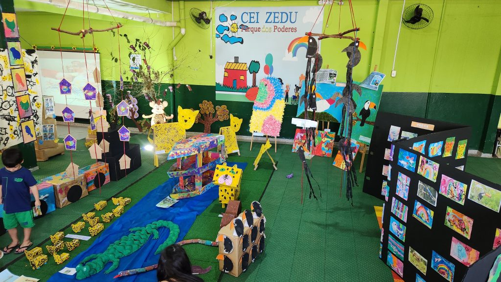 exposição de artes feitas pelos estudantes do CEI Zedu.