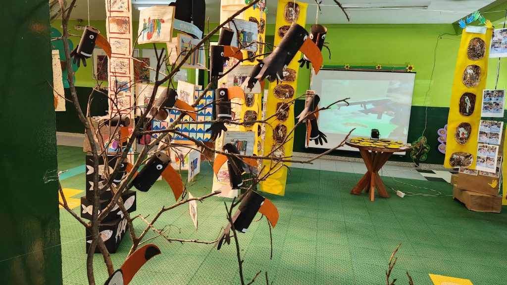 exposição de artes feitas pelos estudantes do CEI Zedu.