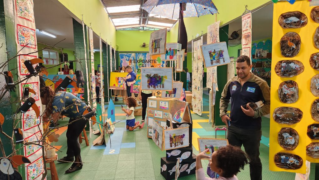 exposição de artes feitas pelos estudantes do CEI Zedu.