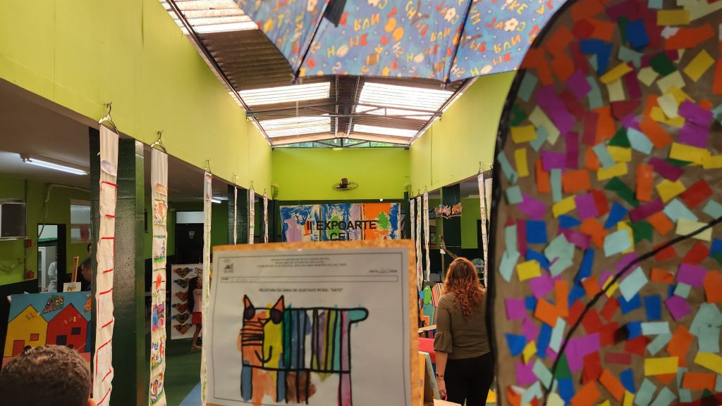 exposição de artes feitas pelos estudantes do CEI Zedu.