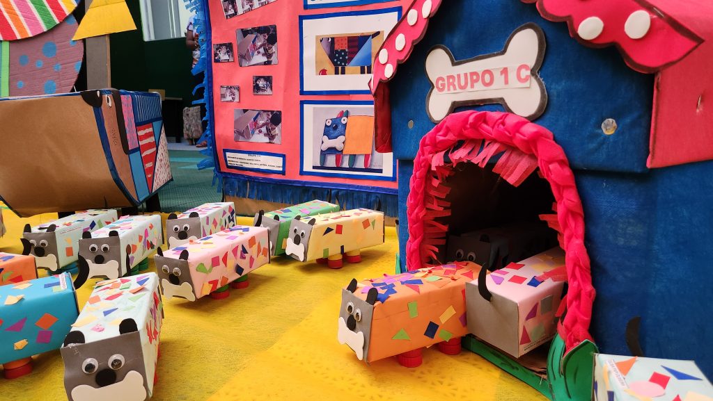 exposição de artes feitas pelos estudantes do CEI Zedu.