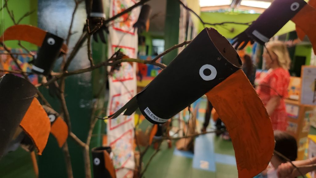 exposição de artes feitas pelos estudantes do CEI Zedu.