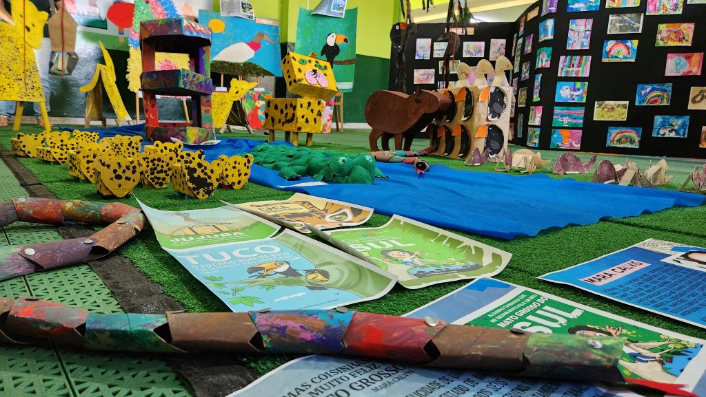 exposição de artes feitas pelos estudantes do CEI Zedu.