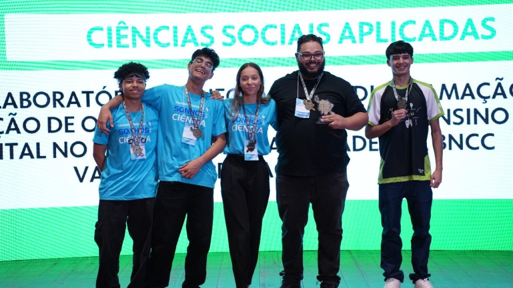 Estudantes durante XV FETEC MS 2025