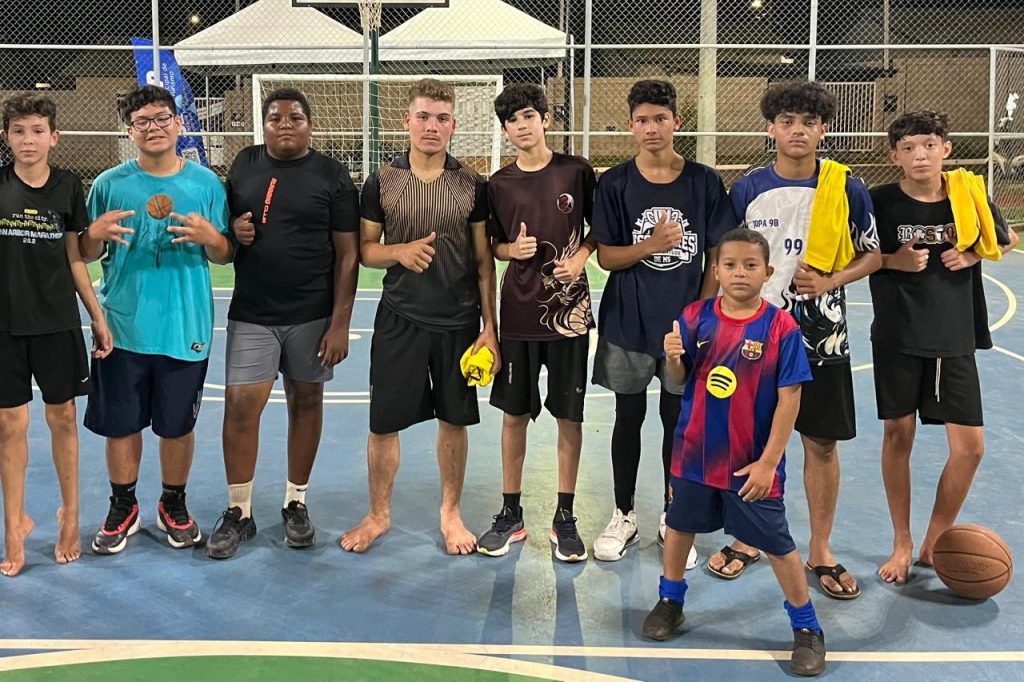 Estudantes da EE Dr. João Ponce de Arruda participam do Praça Ativa Prodesc, em Ribas do Rio Pardo.