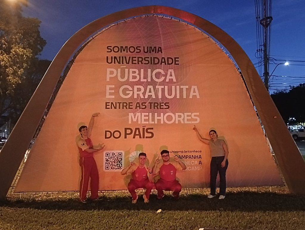 Estudantes em visita a unicamp