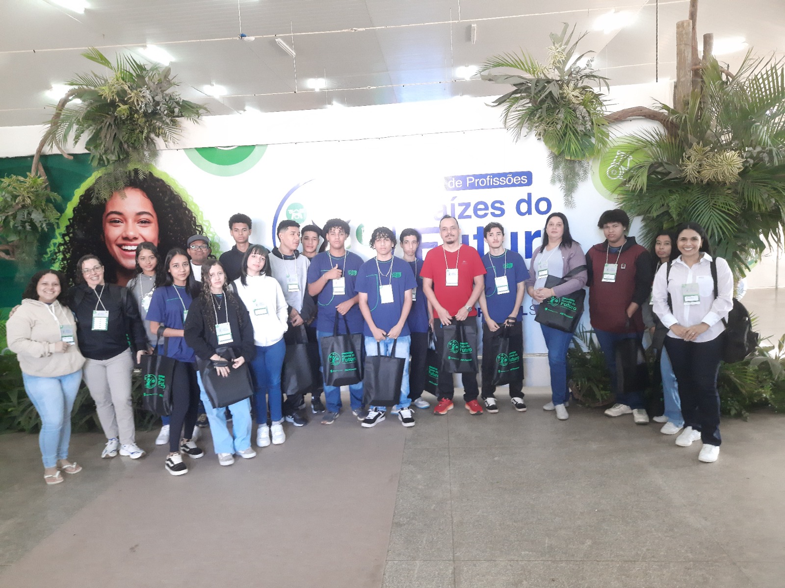 Imagem de capa dos Estudantes da Escola Estadual Professor Braz Sinigáglia participam de Feira de Profissões.