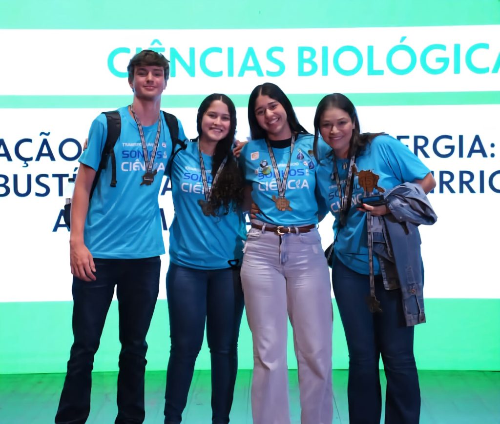 Estudantes da Escola Estadual brilham na FETEC MS 2025.