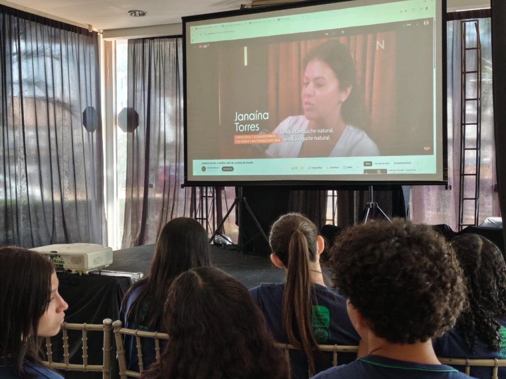 Palestra com estudantes