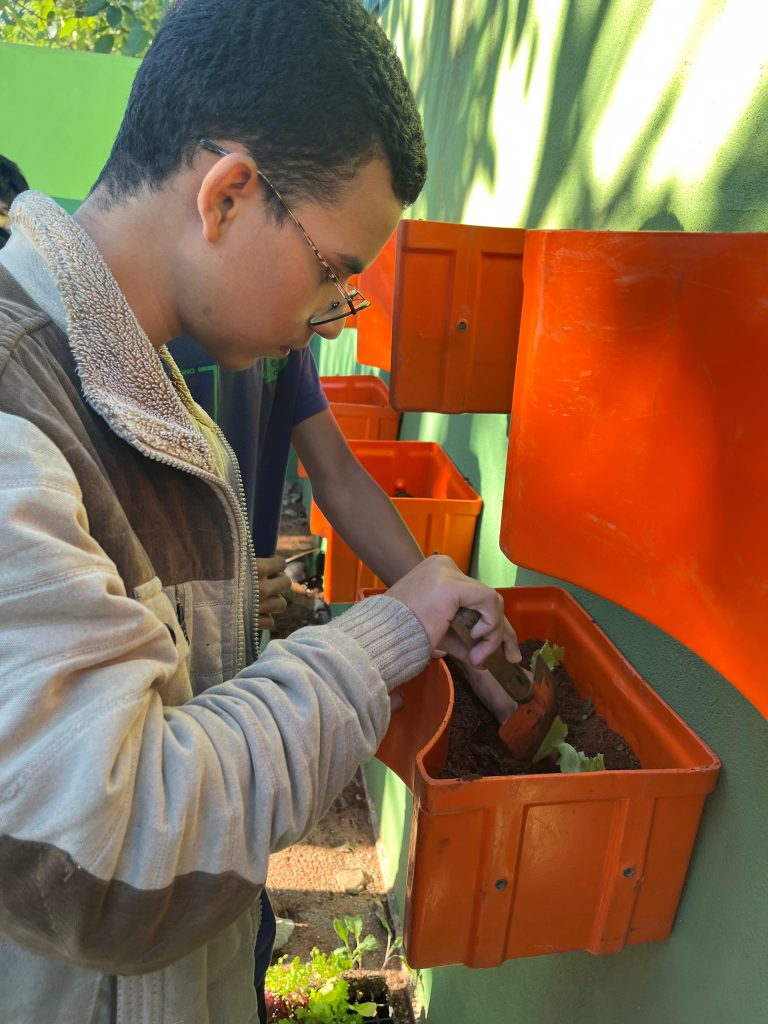 A Escola Estadual Fernando Corrêa, em Três Lagoas, conquistou o 3º lugar na categoria Ensino Fundamental na feira InovaMente.