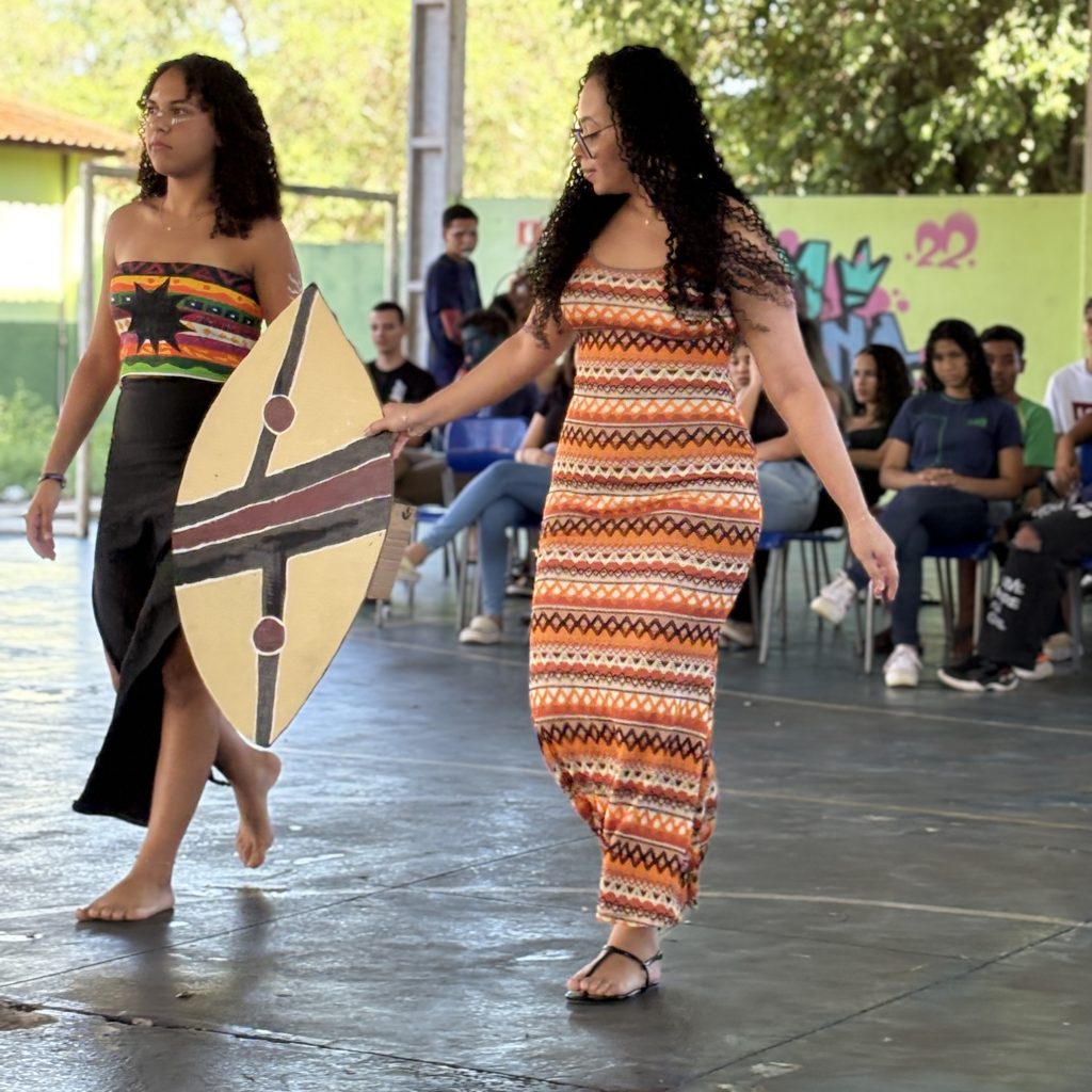 Ação Consciência Negra na Escola Estadual Viriato Bandeira.