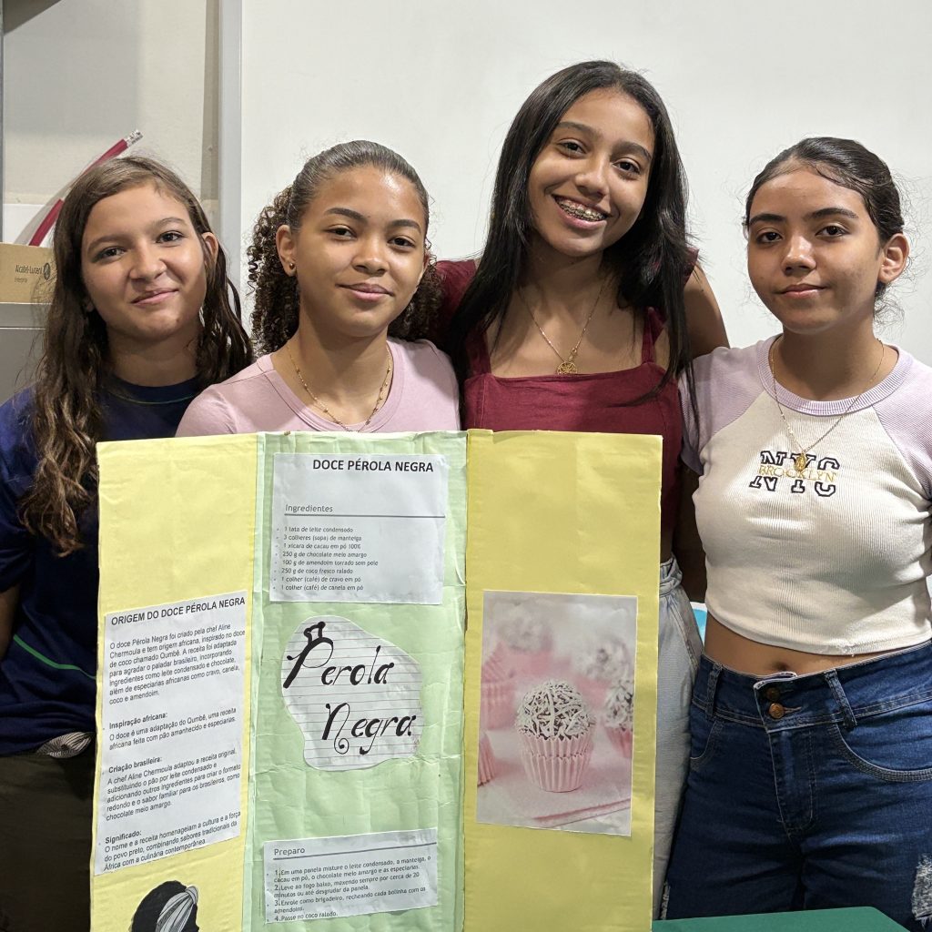Ação Consciência Negra na Escola Estadual Viriato Bandeira.