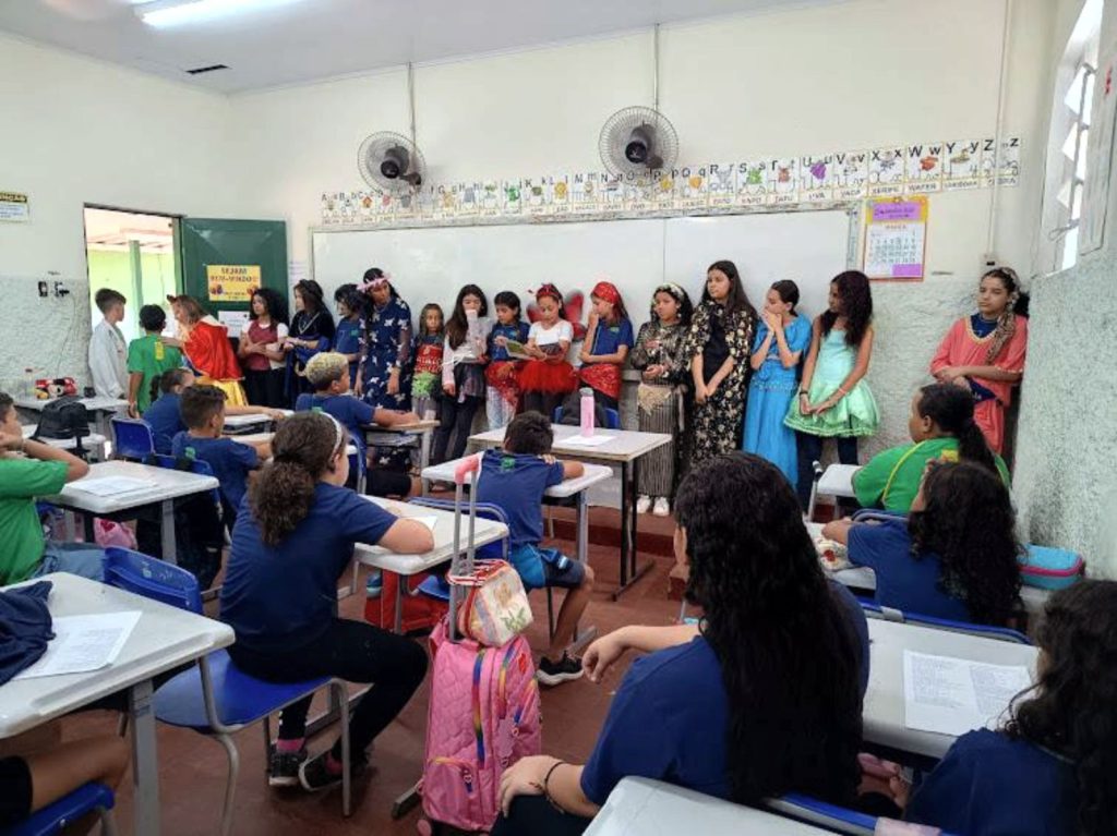 EE Rui Barbosa realiza projeto de leitura.