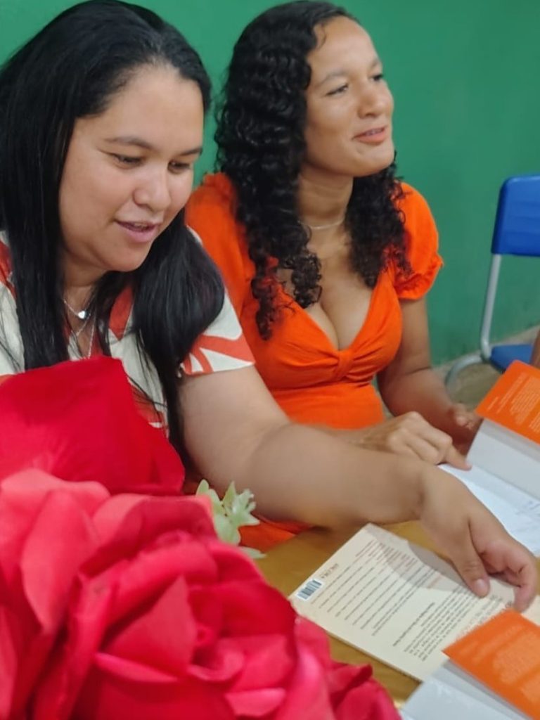 EJA Mulher fortalece o protagonismo feminino com livro emocionante sobre histórias de vida