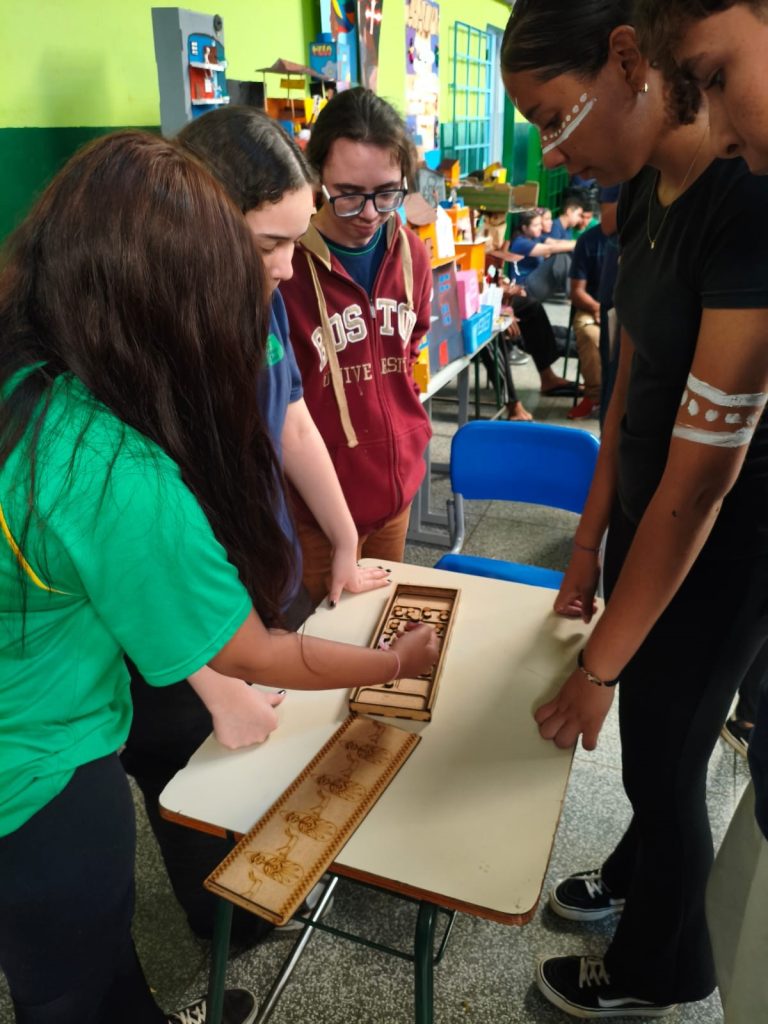Entre Cores e Sorrisos fortalece consciência racial na EE Olinda Conceição Teixeira Bacha
