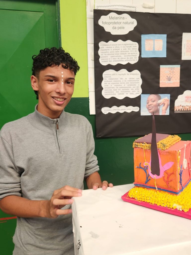 Entre Cores e Sorrisos fortalece consciência racial na EE Olinda Conceição Teixeira Bacha