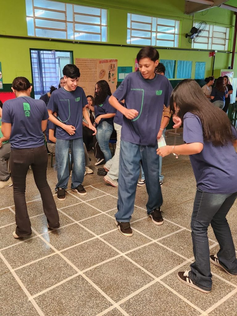 Entre Cores e Sorrisos fortalece consciência racial na EE Olinda Conceição Teixeira Bacha