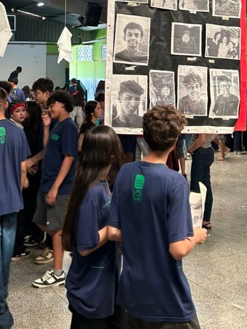 Estudantes celebram a diversidade com reflexões culturais pela valorização da identidade afro-brasileira, em Campo Grande