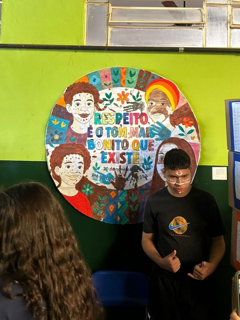 Entre Cores e Sorrisos fortalece consciência racial na EE Olinda Conceição Teixeira Bacha