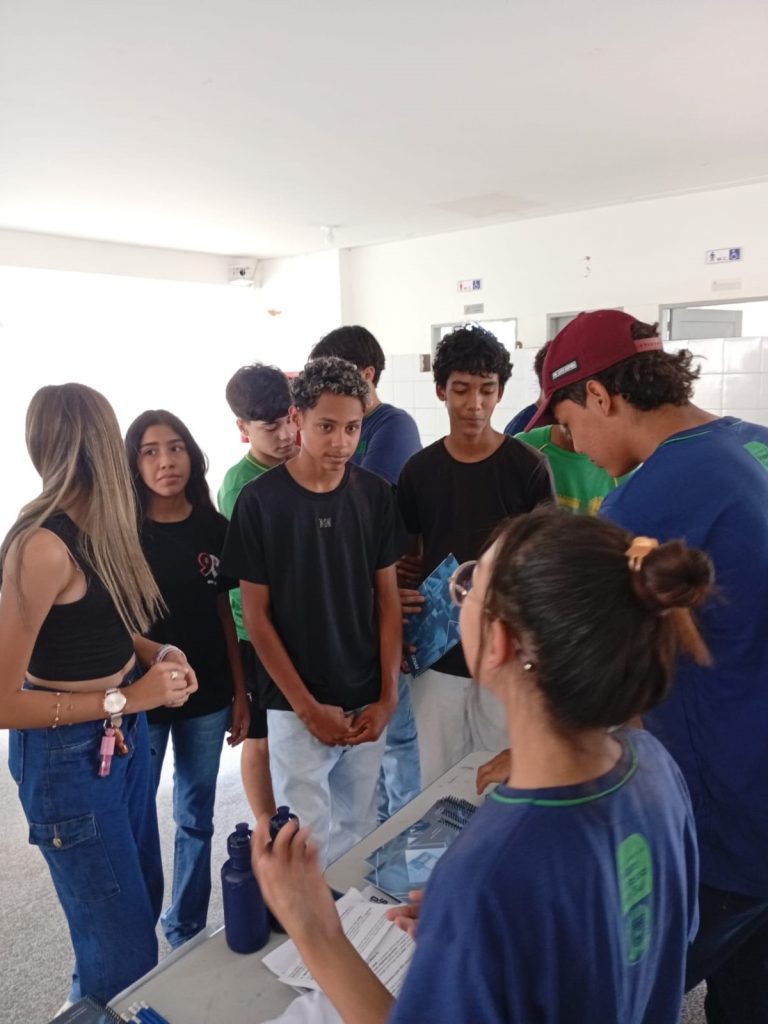 Estudantes exploram cursos técnicos e vivenciam inovação na EE Thomaz Barbosa Rangel