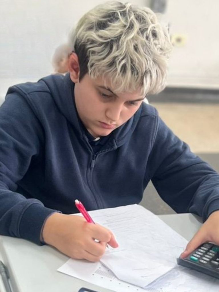 Olimpíada Internacional de Matemática conecta estudantes a experiências globais de aprendizagem