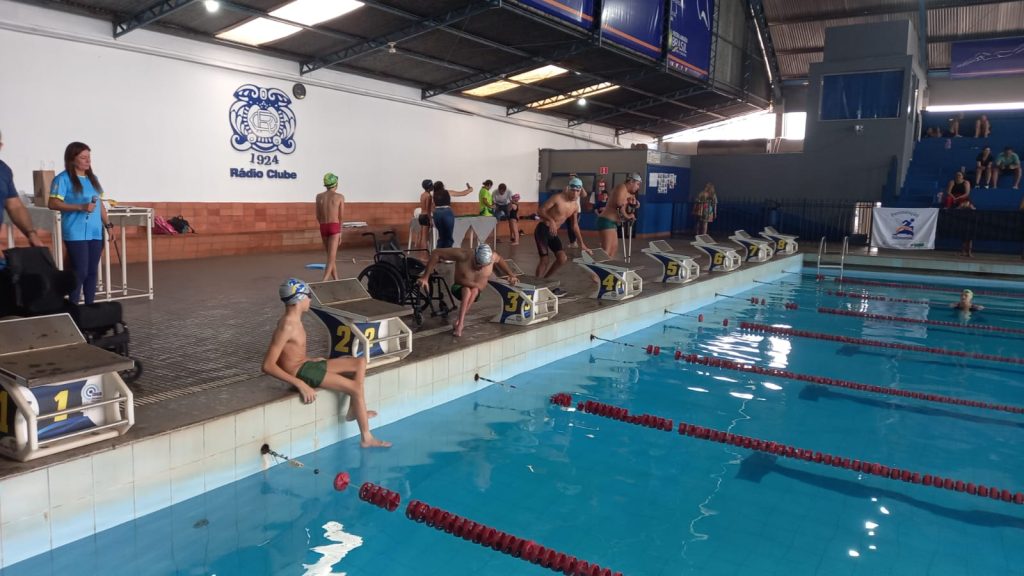 Festival de Nataçaõ do prodesc no Rádio Clube Campo.