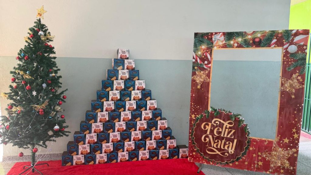 Natal Solidário na EE Luiz Soares Andrade.