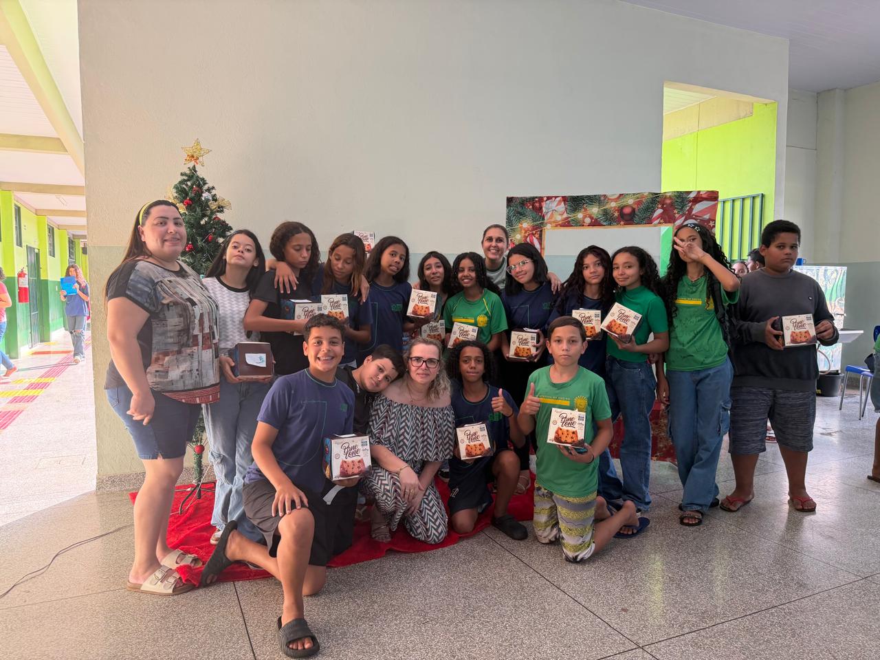 Imagem destacada Natal Solidário na EE Luiz Soares Andrade (2)