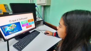 Alfabetização Digital na REE prepara estudantes para desafios tecnológicos atuais