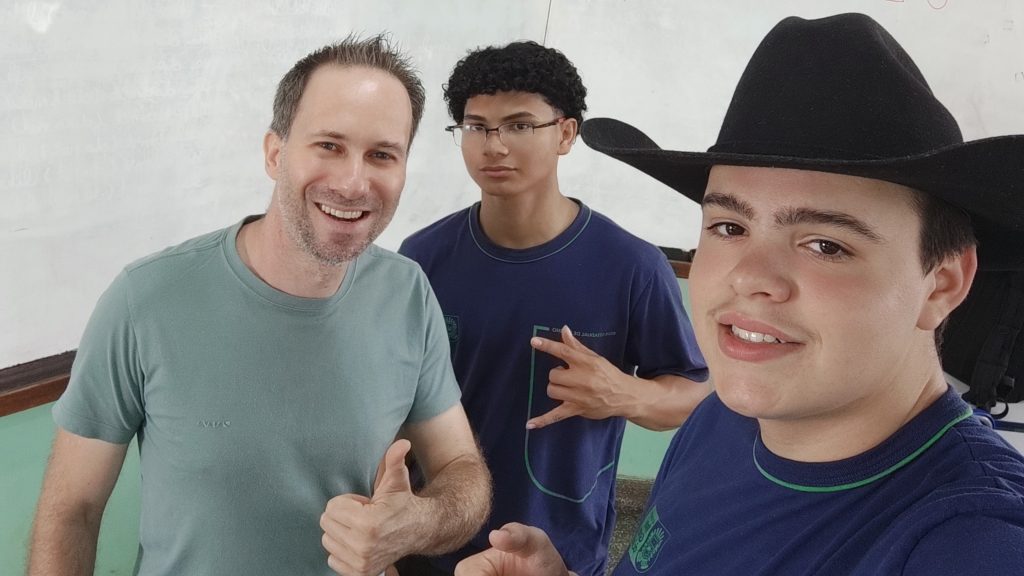 Alfabetização Digital na REE prepara estudantes para desafios tecnológicos atuais