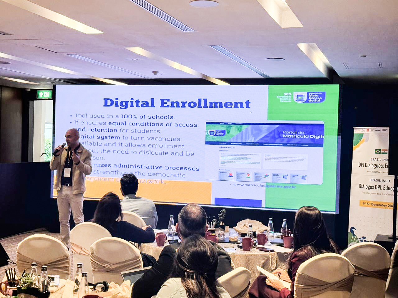 Hélio Daher palestrando.