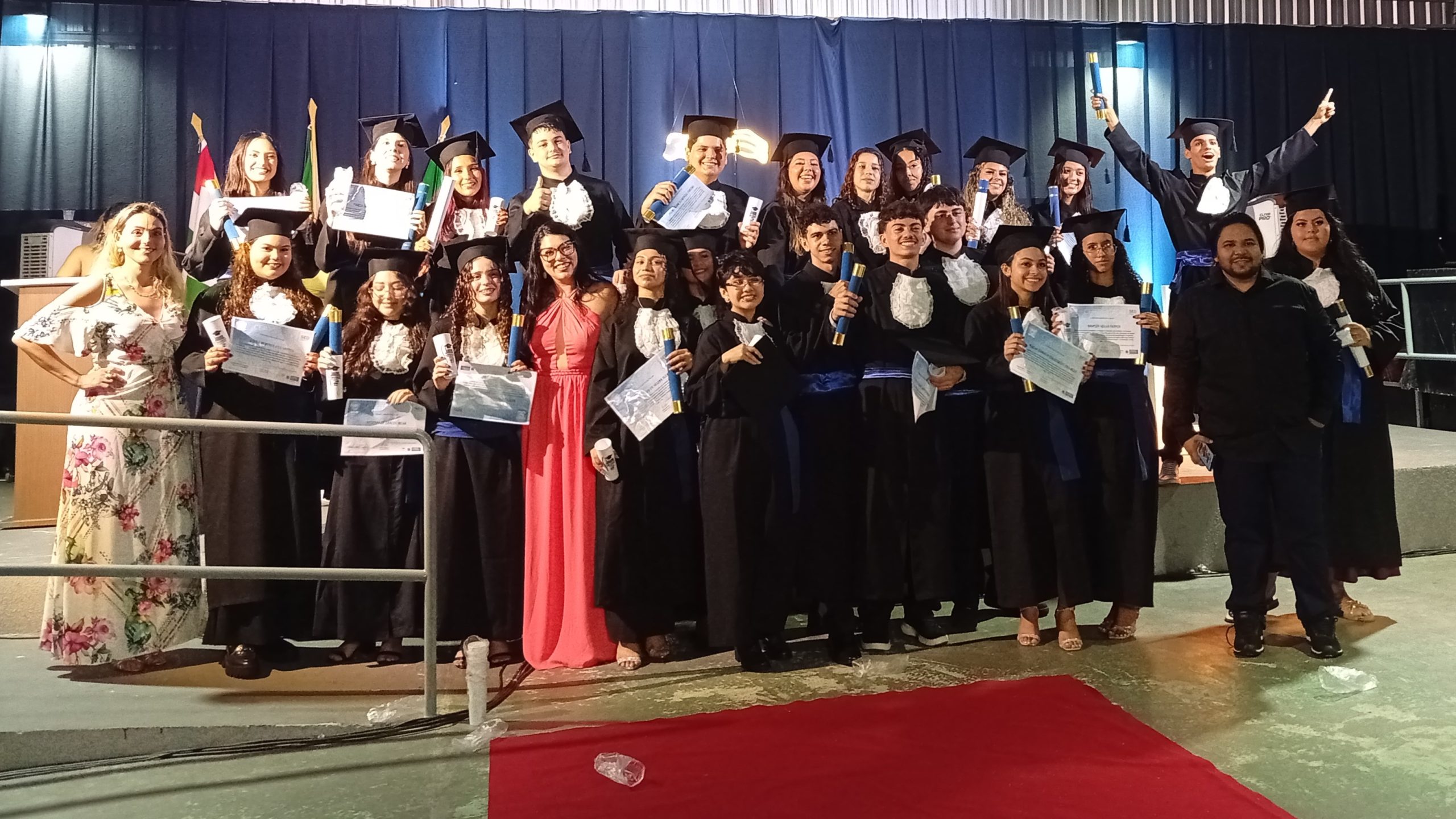 Imagem destacada de Formatura dos terceiranistas da EE Thomas Rangel.