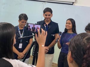 Escola Estadual promove palestra sobre sexualidade e prevenção da gravidez na adolescência