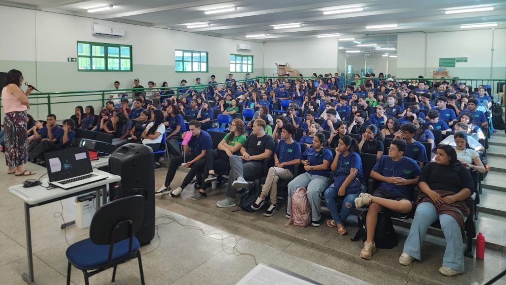 Escola alcança 300 contratos de Jovem Aprendiz pelo Programa de Aprendizagem Profissional