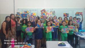 Estudantes transformam cadernos em expressão artística na EE Maestro Heitor Villa Lobos