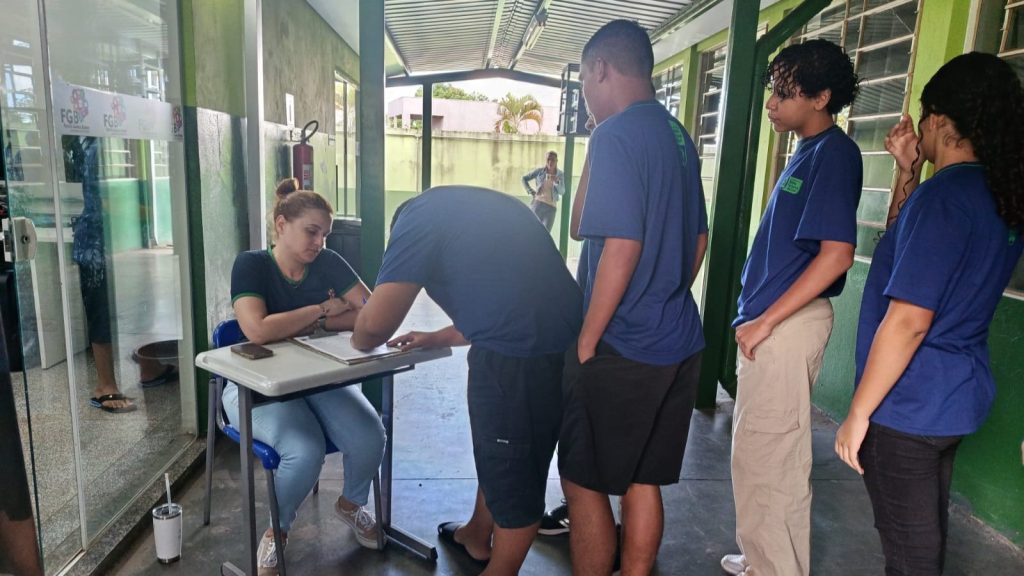 Mais de 600 estudantes foram às urnas em Escola Estadual na eleição de Grêmio Estudantil