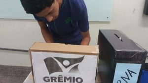 Mais de 600 estudantes foram às urnas em Escola Estadual na eleição de Grêmio Estudantil