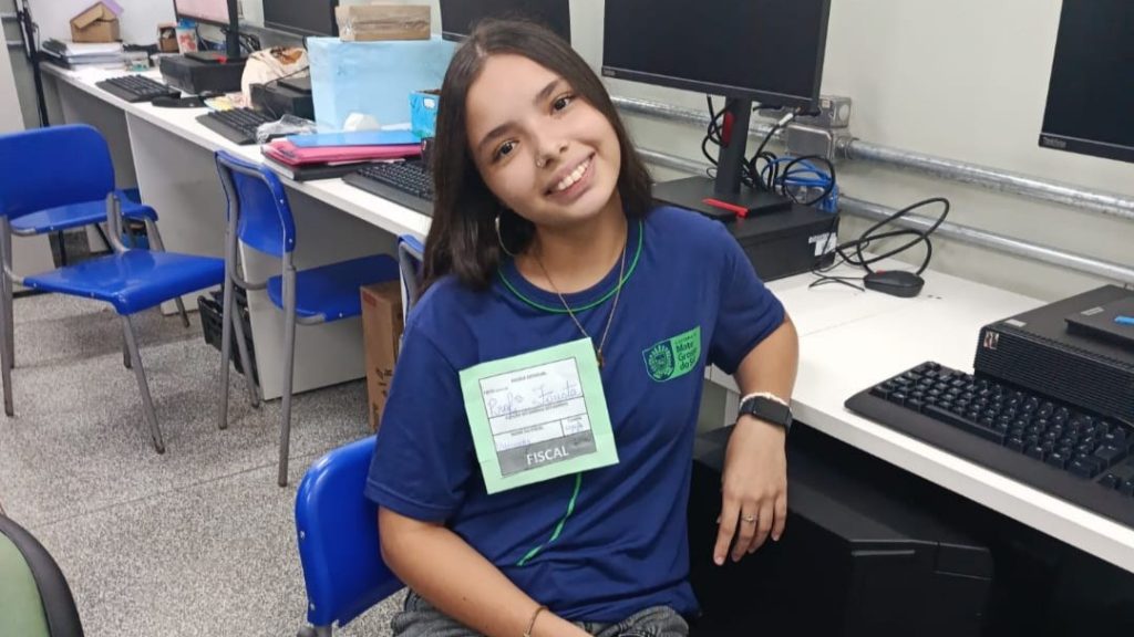 Mais de 600 estudantes foram às urnas em Escola Estadual na eleição de Grêmio Estudantil