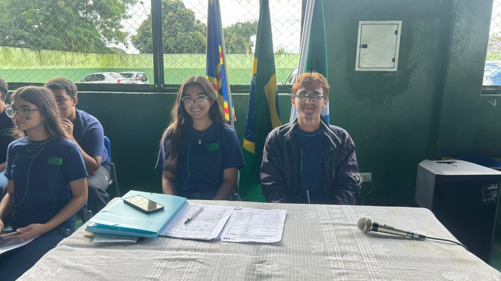 Mais de 600 estudantes foram às urnas em Escola Estadual na eleição de Grêmio Estudantil