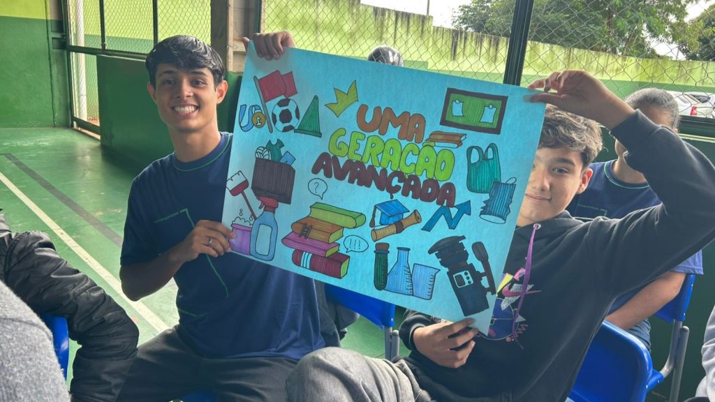 Mais de 600 estudantes foram às urnas em Escola Estadual na eleição de Grêmio Estudantil