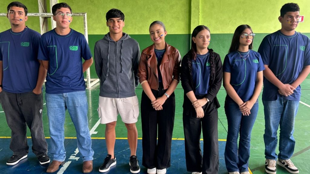 Mais de 600 estudantes foram às urnas em Escola Estadual na eleição de Grêmio Estudantil