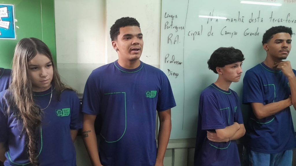 Mais de 600 estudantes foram às urnas em Escola Estadual na eleição de Grêmio Estudantil