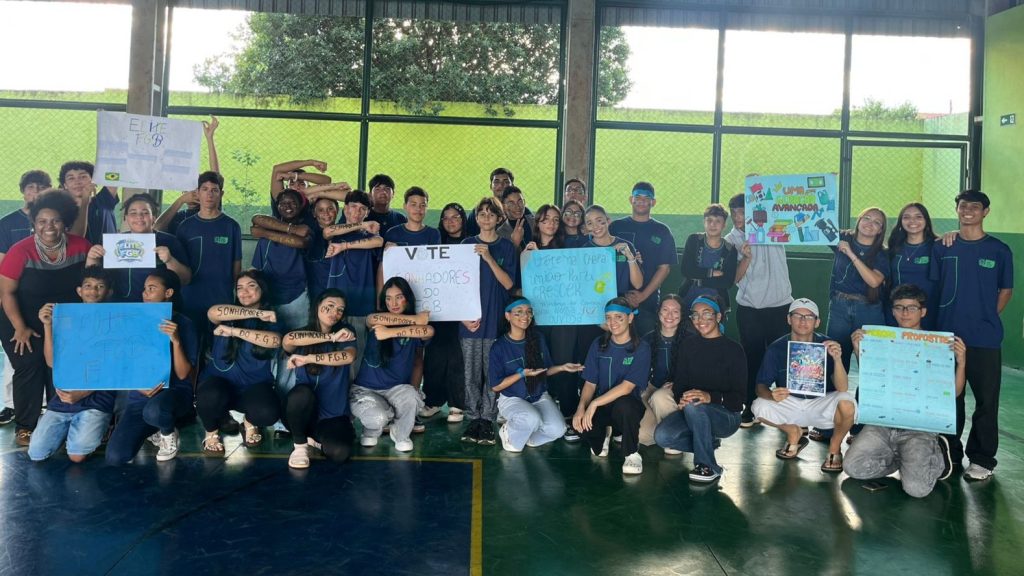 Mais de 600 estudantes foram às urnas em Escola Estadual na eleição de Grêmio Estudantil