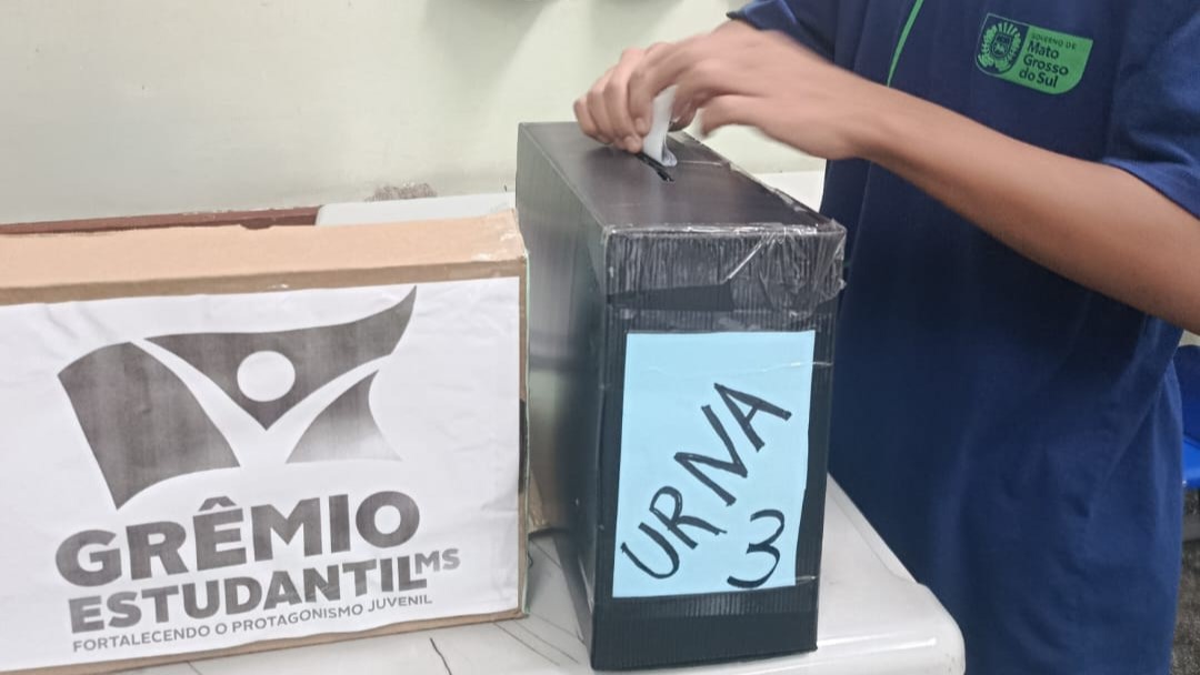 Mais de 600 estudantes foram às urnas em Escola Estadual na eleição de Grêmio Estudantil