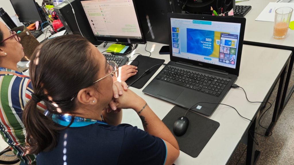 Professores participam de encontro formativo sobre educação inclusiva na Rede Estadual
