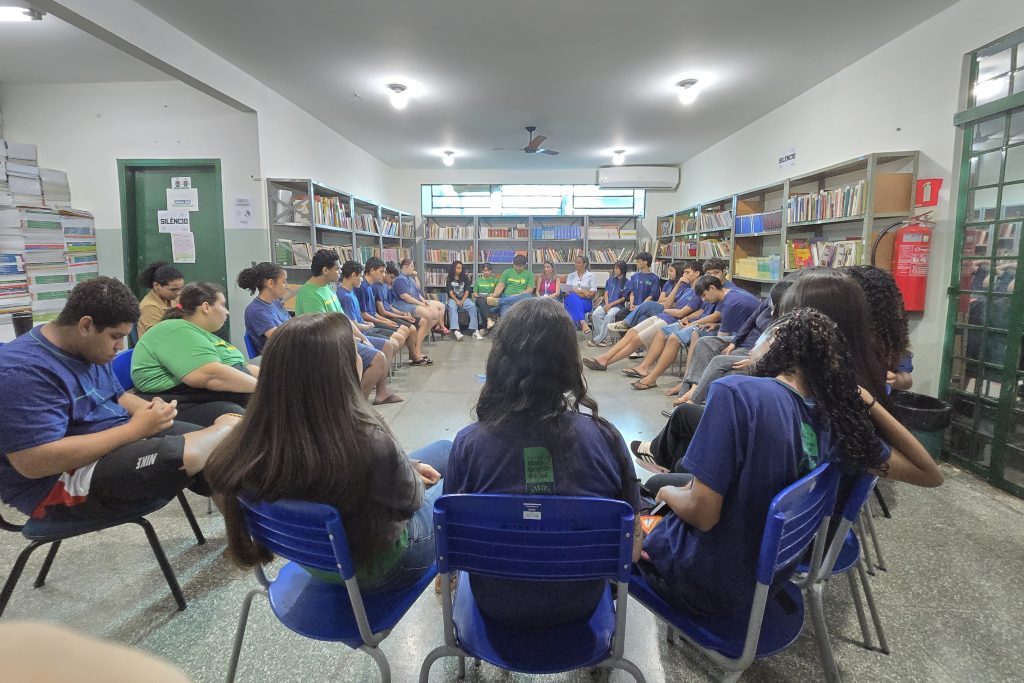 Roda de conversa mobiliza estudantes contra o bullying em Escola Estadual